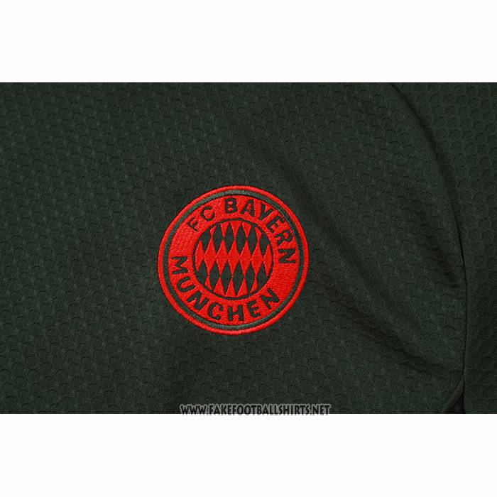 Tracksuit
 Bayern Munich Short Sleeve
 2025-2026 Green
 - Shorts
